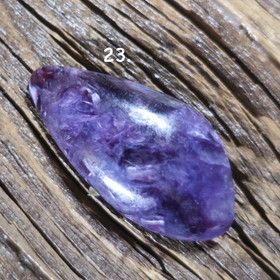 Kapussi tsharoiitti 32x16,5 suomukuvioinen pisara nro23