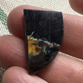 Spektroliitti kapussi. Ylämaa KSP78