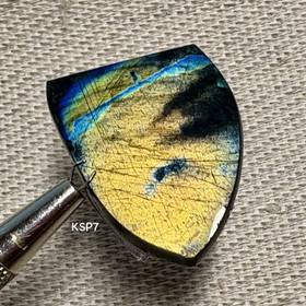 Spektroliitti kapussi. Ylämaa KSP7