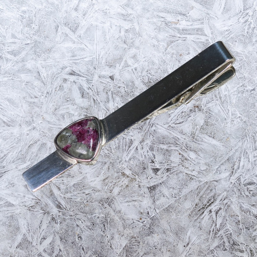 Solmioneula eudialyytti C