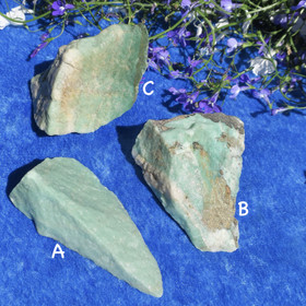 Aventuriini kvartsiitti vihreä raaka 116-247g Luosto Hi149a-c. Valitse