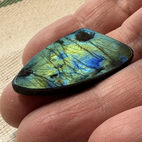 Spektroliitti kapussi. Ylämaa KSP62