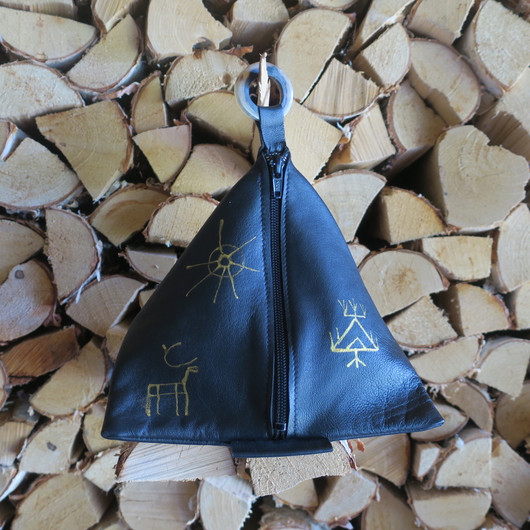 Poronnahka pussukka kotamalli VIISAS NAINEN