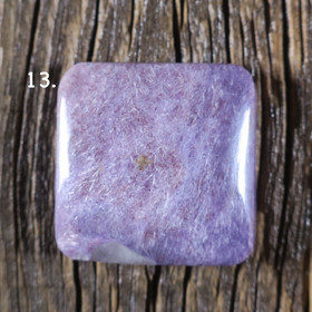 Kapussi helmiäistsharoiitti 25x25mm neliskulmainen nro13