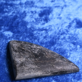 Nuummiitti kapussi hiomaton  9g 31x25x7mm Suomi Hi133c