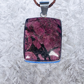 Hopeariipus eudialyytti iso suorakaide EUD2