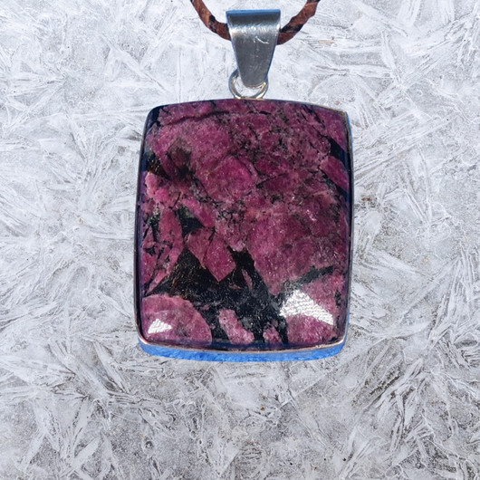 Hopeariipus eudialyytti iso suorakaide EUD2