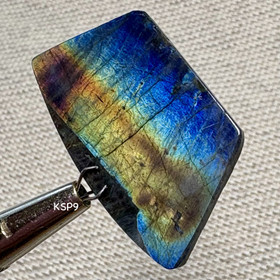 Spektroliitti kapussi. Ylämaa KSP9