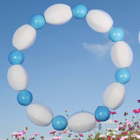 Rannekoru lumikvartsi ja turkoosivärjätty 8mm magnesiitti  Riitu