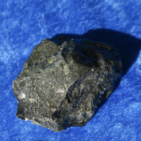 Mustaliuske, pyriittikiteitä 51g Suomi Hi180f