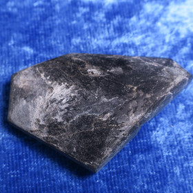 Nuummiitti kapussi hiomaton 21g 35x30x8mm Suomi Hi133h