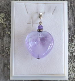 Riipus ametistisydän vaalea, kirkas, zirkonikoristein 20mm. B