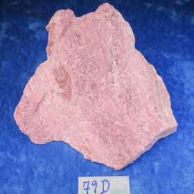 Thuliitti raaka 179g 90x80x30mm EXTRA Lom Norja Hi79d