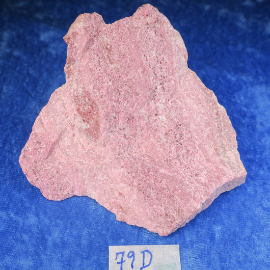 Thuliitti raaka 179g 90x80x30mm EXTRA Lom Norja Hi79d