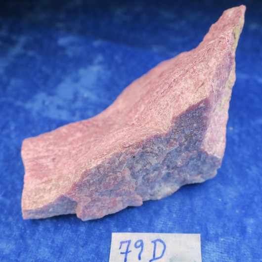 Thuliitti raaka 179g 90x80x30mm EXTRA Lom Norja Hi79d