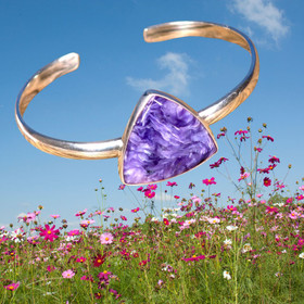 Hopearannekoru tsharoiitti kolmio 22mm K