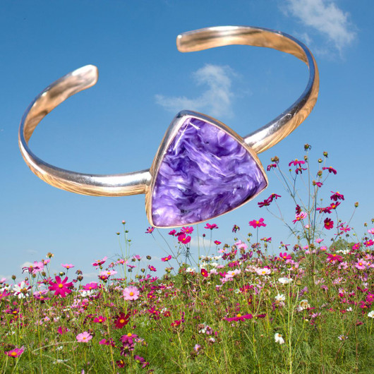 Hopearannekoru tsharoiitti kolmio 22mm K