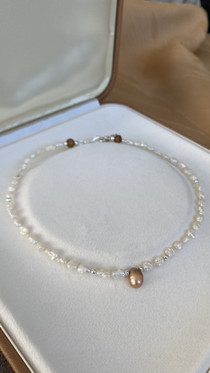 Sepia Drop Ivory-kaulakoru, makeanvedenhelmi