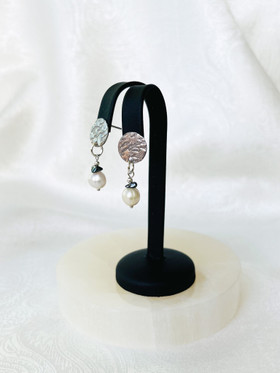 Aurora Pearl-korvakorut, hematiitti-makeanvedenhelmi