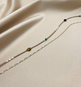 Durga-kaulakoru ketjulla, tiikerinsilmä-akaatti-aventuriini-helmi