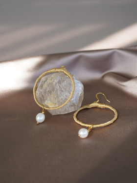 Pearl Portal Gold - korvakorut, makeanvedenhelmi