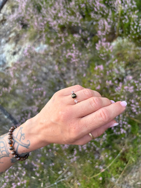 New Era Ball-sormus, tiikerinsilmä-vuorikristalli