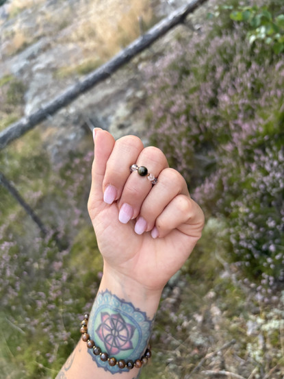 New Era Ball-sormus, tiikerinsilmä-vuorikristalli