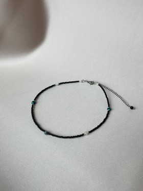  Midnight Indigo-kaulakoru, musta