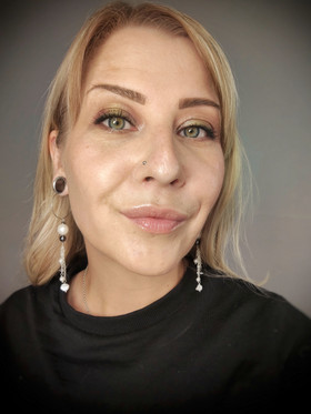 Zala-korvarenkaat, helmi-hematiitti