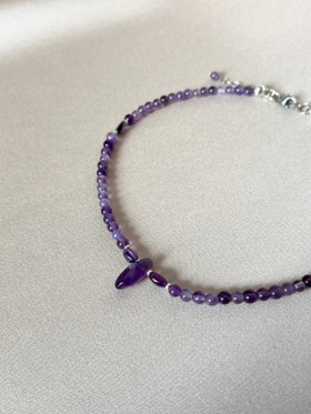 Amina-ametistikaulakoru