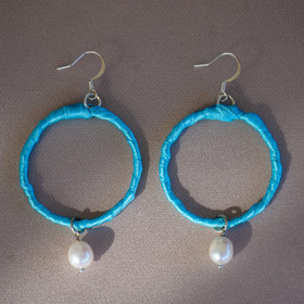 Pearl Portal Sky - korvakorut, makeanvedenhelmi