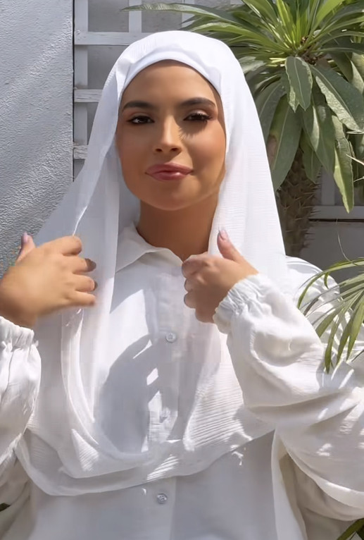  ايزي شال مع بونية منفصلة  - خمري  