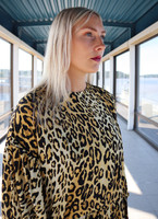 FLIRTY - MEKKO PUHVIHIHOILLA, LEO SS21