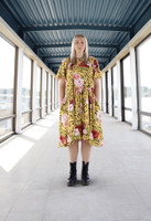 LUSH- BABYDOLL MEKKO PUSSIHIHOILLA , KELTAINEN KUKKA
