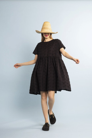 LUSH- BABYDOLL MEKKO, MUSTA DAISY