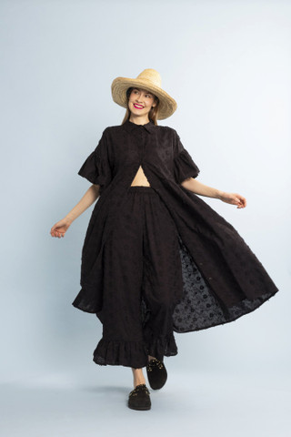 FLIRTY- MEKKO pitkä, MUSTA DAISY