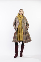 LUSH- SILKKIMEKKO RUSETTIKAULUKSELLA, KELTAKULTA