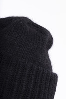 MUHKU- MOHAIRPIPO, MUSTA