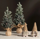 Kuusi juuttisäkissä 57cm