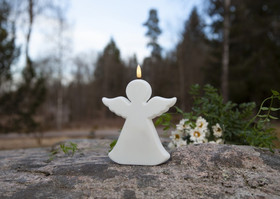 Enkeli ledkynttilä ajastimella