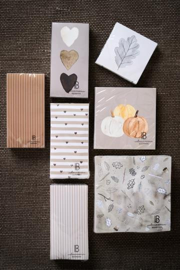 Paperiservetti sydämet 