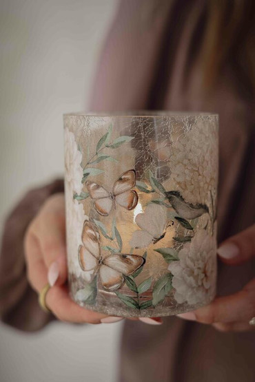 Tuikkulasi hortensia ja perhoset(iso)