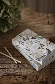 Tulitikkuaski perhoset