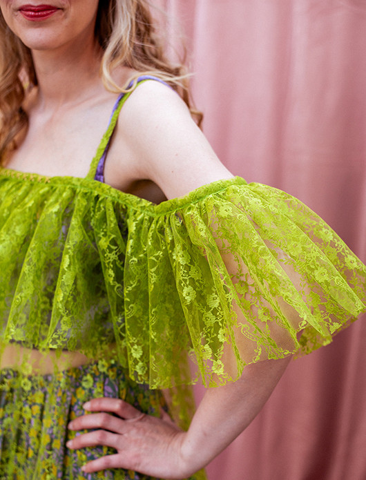 Anun mieletön pitsimekko UNIIKKIKAPPALE