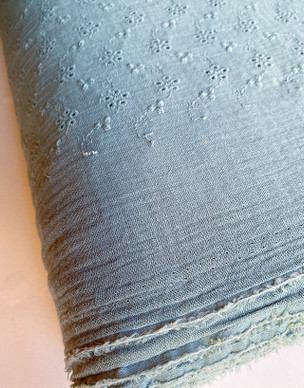 Puuvillamusliini kirjailtu vaalea merensininen