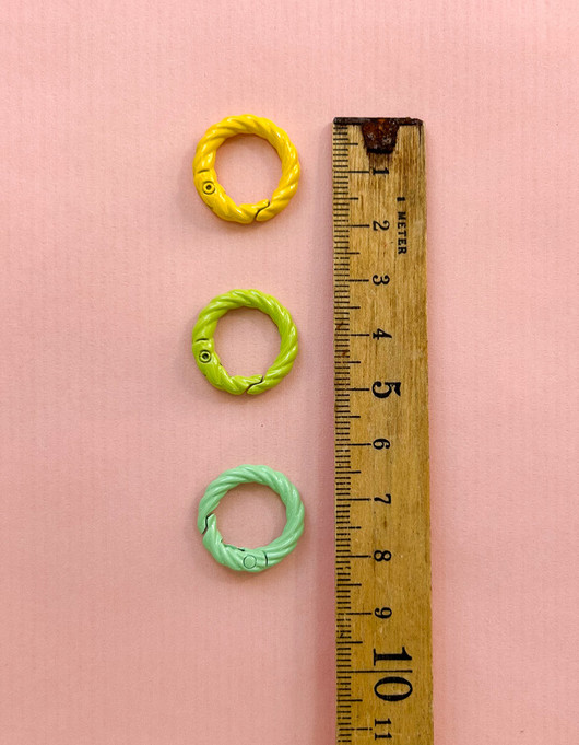 Avainrengas värikäs 20 mm