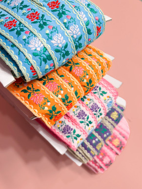 Kuvionauha 23 mm vaalea pinkki kukallinen