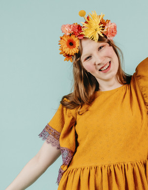 Puuvillamusliini kirjailtu keltainen