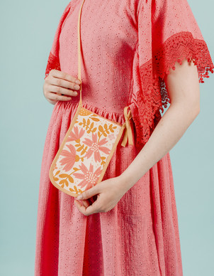 Minilaukku kermanvaalea