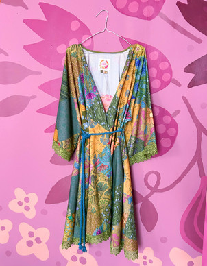 Tilkkutäkki-nautiskelutakki vihreäsävyinen